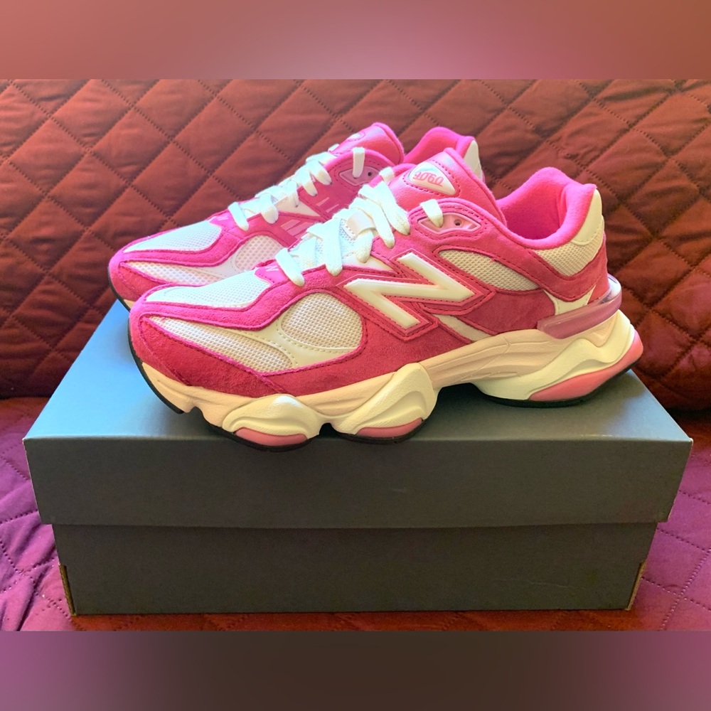 New Balance 9060 Fuchsia Pink U9060FP - Women’s Size 9 US - White Shoes NEW - Picture 5 of 12